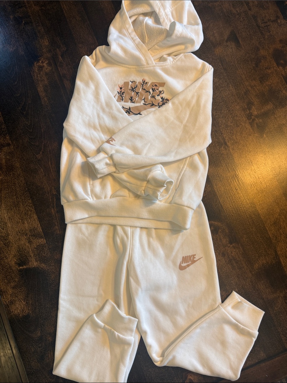 Nike Cream Kids Hoodie and Sweatpants Set with Soft Pink Logo